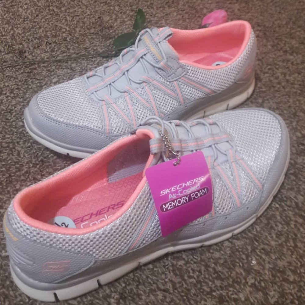 Skechers Shoes for Women sixe 8 1/2